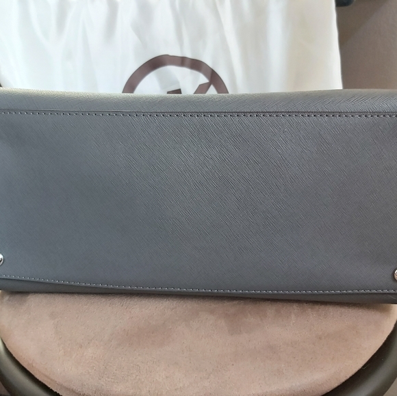 Michael Kors leather dome satchel - Picture 3 of 6